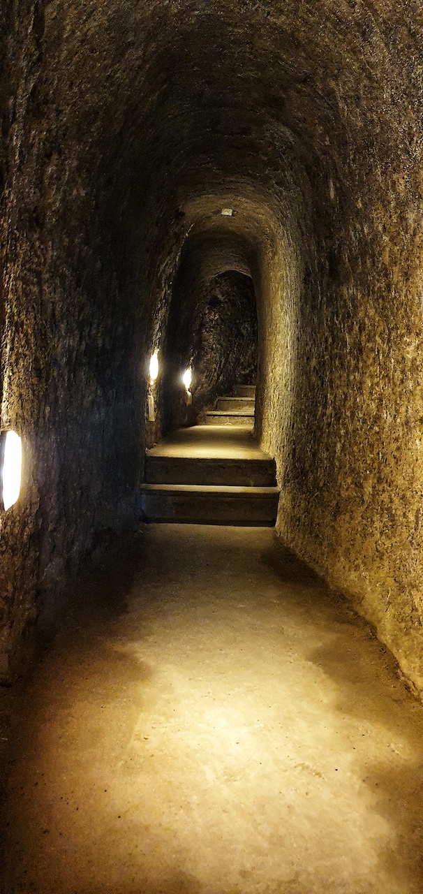 L'antico corridoio che collega la villa di Usiglian del Vescovo alle cantine